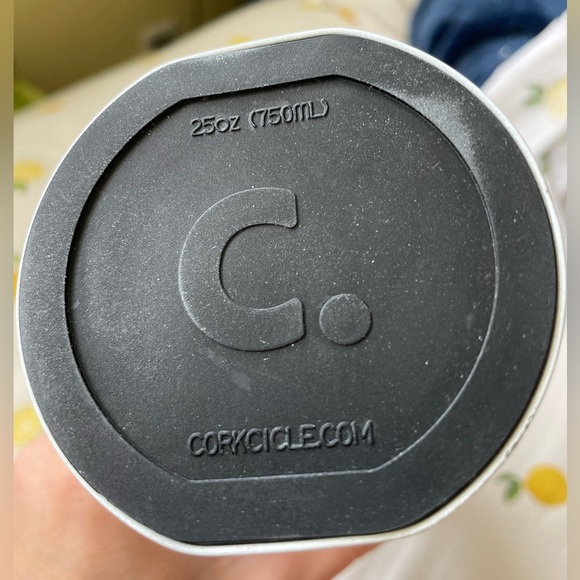 Corkcicle 25oz-750ml Canteen (Fairisle Unicorn) - Picture 4 of 4